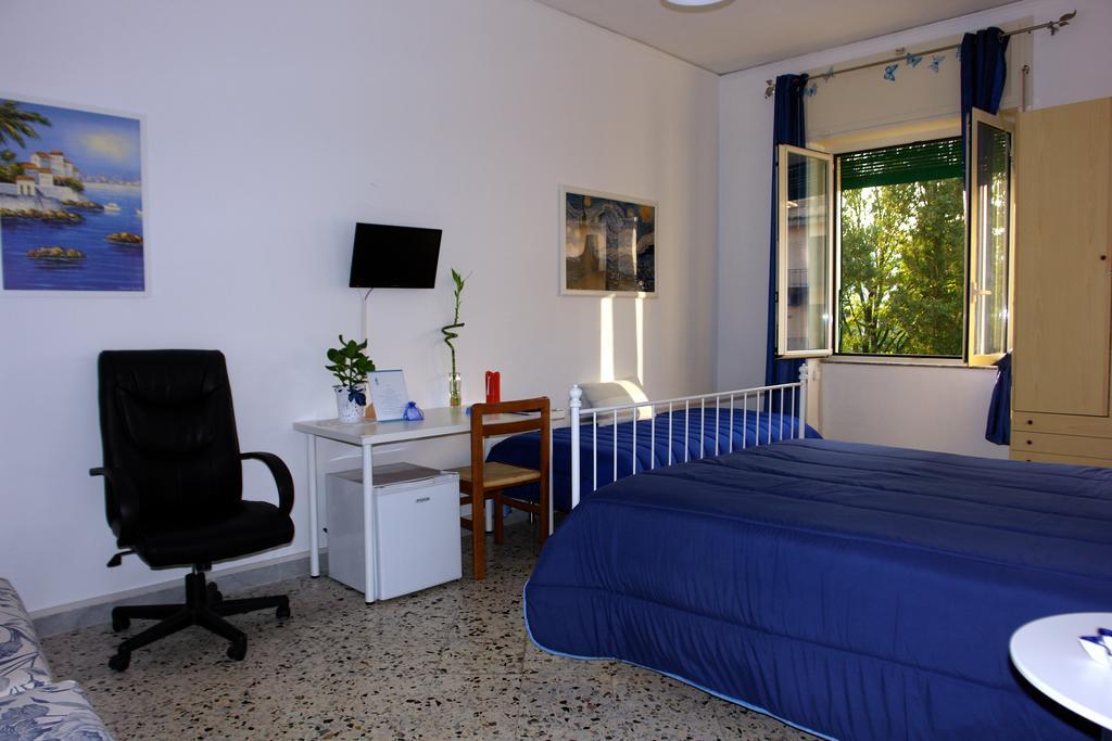 Mary'S Home Salerno Ruang foto