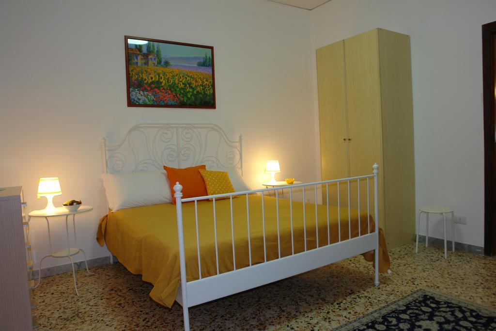 Mary'S Home Salerno Ruang foto
